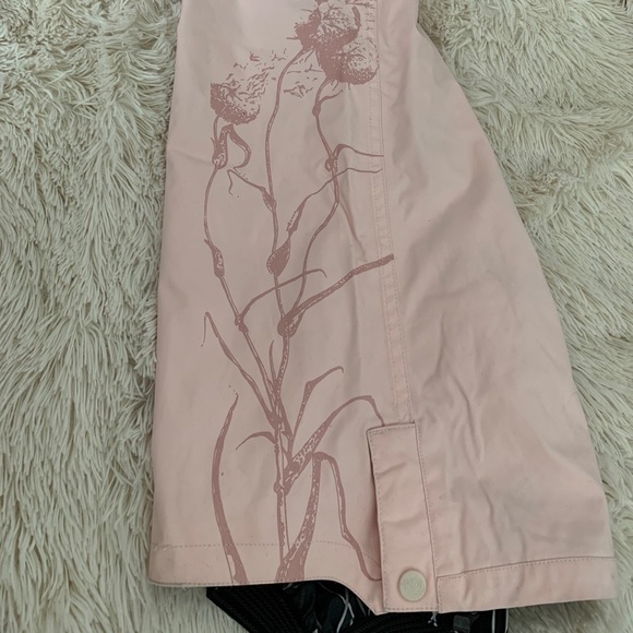 Roxy Snowboard Pants - Picture 5 of 8